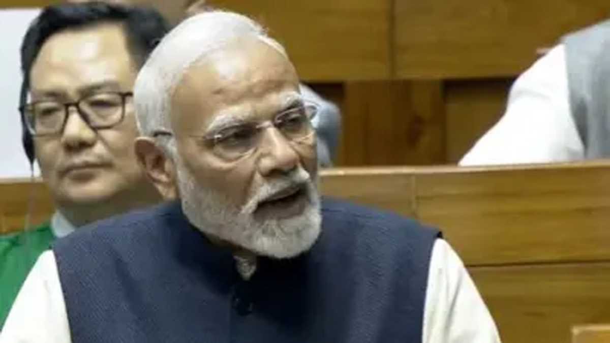 कांग्रेस के ‘एक परिवार’ ने संविधान को चोट पर चोट पहुंचायी : मोदी कांग्रेस के ‘एक परिवार’ ने संविधान को चोट पर चोट पहुंचायी : मोदी